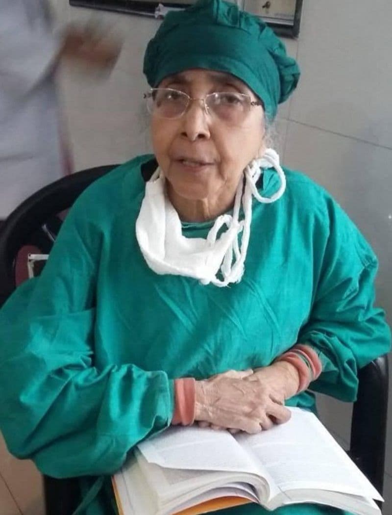 स्त्री रोग विशेषज्ञ डॉ. शोभा चक्रवर्ती का निधन