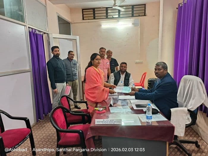 चंचला सिंह ने वार्ड नंबर 15 से भरा पर्चा, लोगों से मांगा एक मौका 