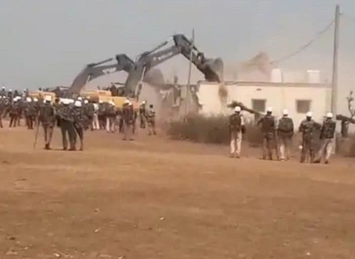 पूर्व मंत्री योगेंद्र साव का घर जमीदोंज, मुआवजा विवाद में एनटीपीसी ने की कार्रवाई