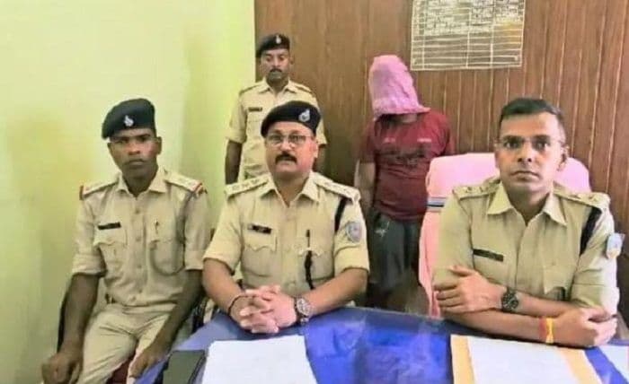 पाकुड़ पुलिस ने चेन स्नेचिंग का किया पर्दाफाश 