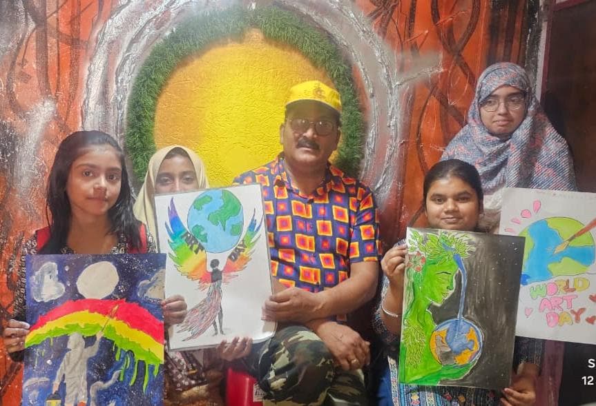 रांची में वर्ल्ड आर्ट डे पर रंगों की बिखरी छटा, बच्चों ने दिखाई रचनात्मक प्रतिभा