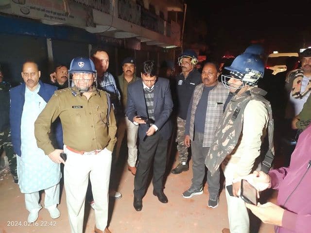  नगड़ी में मूर्ति विसर्जन जुलूस पर पथराव