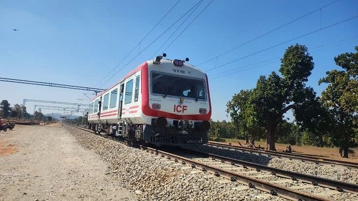 द्वारी गांव तक पहुंची रेल: आज़ादी के बाद पहली बार ट्रेन ट्रायल, ग्रामीणों में खुशी की लहर