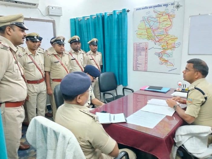 एसपी ने मुफस्सिल थाने का किया एनुअल इंस्पेक्शन,थानेदार को दिए कई आवश्यक निर्देश