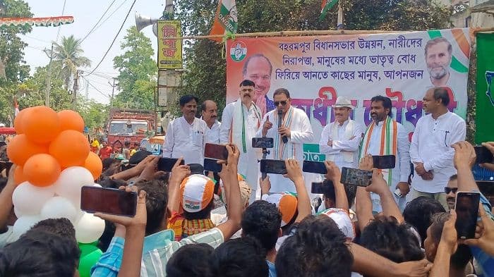 मुर्शिदाबाद में कांग्रेस का शक्ति प्रदर्शन, मोहम्मद अजहरुद्दीन ने किया रोड शो और जनसभा को संबोधित