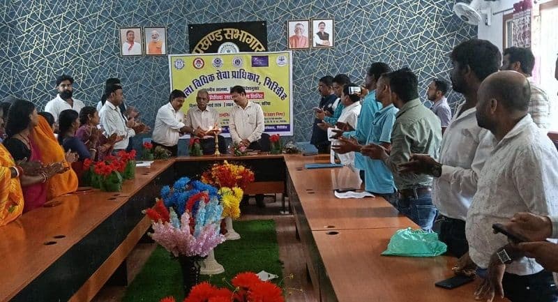"कोई भी व्यक्ति न्याय और सरकारी योजनाओं के लाभ से वंचित न रहे"
