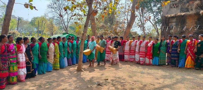 दुमका के दिसोम जाहेर थान में आस्था और परंपरा के साथ मनाया गया दिसोम बाहा पर्व