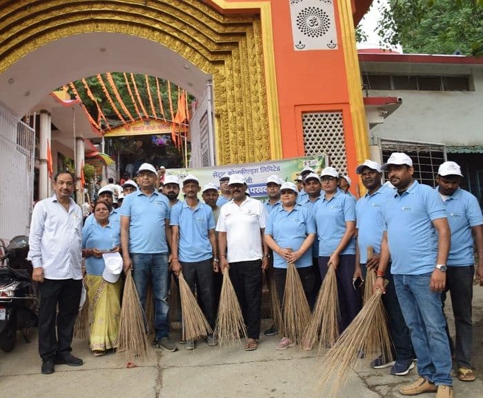 सीसीएल में स्वच्छता पखवाड़ा-2026 का समापन, "मिस्टर लापरवाह" नुक्कड़ नाटक से दिया स्वच्छता का संदेश, सफाई मित्रों को किट वितरण