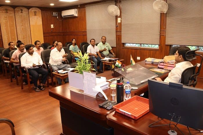 दुमका को “सिल्क सिटी” बनाने की दिशा में पहल, उपायुक्त की अध्यक्षता में अहम बैठक