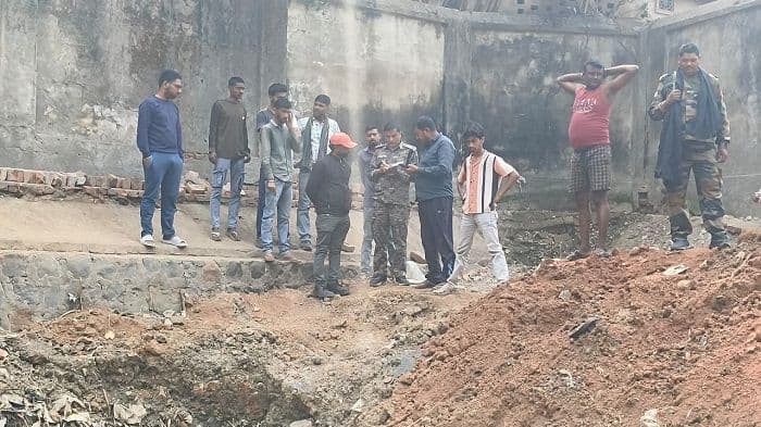 एयरटेल टावर का ग्रामीणों ने किया विरोध, रोक लगाने की मांग