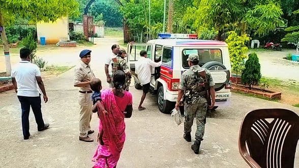चैनपुर पुलिस ने 4 दिनों में किया हत्याकांड का खुलासा, दो आरोपी गिरफ्तार कर भेजे गए न्यायिक हिरासत में 