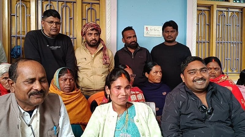 वार्ड संख्या पांच का निर्विरोध पार्षद बनकर करूंगी क्षेत्र का चातुर्दिक विकास : नीरा देवी