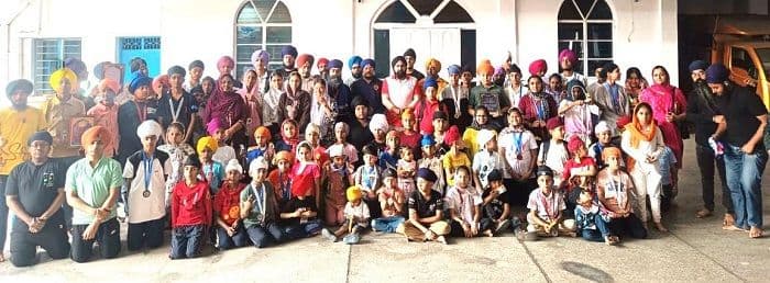 होला-महल्ला के खेल उत्सव में सिख बालकों ने दिखाई वीरता और खेल प्रतिभा, जसविंदर सिंह व जसप्रीत कौर बने सबसे तेज धावक