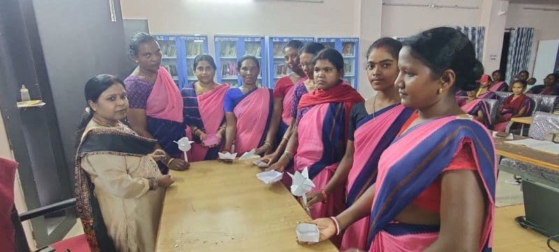 पोषण भी-पढ़ाई भी कार्यक्रम के तहत आंगनबाड़ी कार्यकर्ताओं को दिया गया प्रशिक्षण