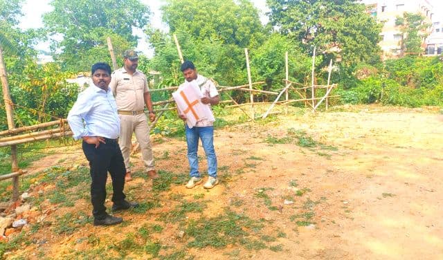 सरायकेला-खरसावां से बड़ी खबर, नदी किनारे सरकारी जमीन पर अतिक्रमण का प्रयास, अंचल अधिकारी ने की जांच