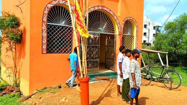 सरायकेला में बजरंगबली मंदिर की दान पेटी चोरी, चोरों का सुराग नहीं
