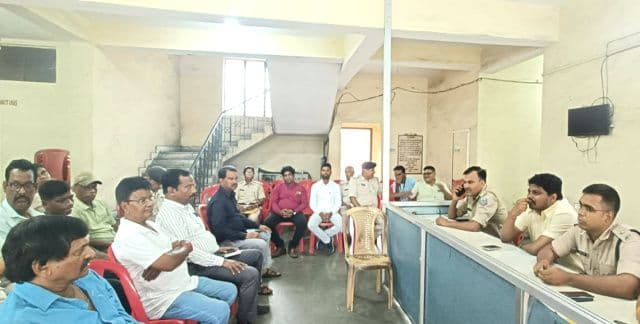 मोहर्रम को लेकर गम्हरिया थाना में शांति समिति की बैठक सम्पन्न, बीडीओ की अनुपस्थिति बनी चर्चा का विषय