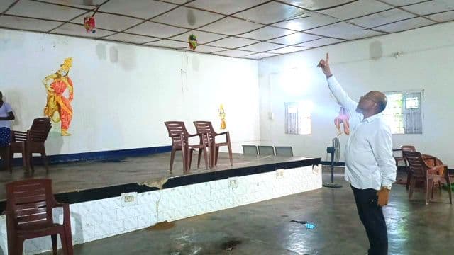 राजकीय छऊ नृत्य कला केंद्र की जर्जर स्थिति पर उठे सवाल, कलाकारों के अभ्यास में बाधा, नगर पंचायत पर लापरवाही का आरोप