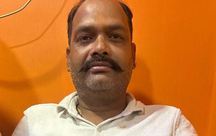 चंपई सोरेन के हस्तक्षेप और उपायुक्त के आश्वासन पर सनत आचार्या ने स्थगित किया आमरण अनशन