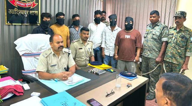 आदित्यपुर थाना पुलिस की बड़ी कार्रवाई, हत्या की नियत से हमला के छह आरोपित गिरफ्तार