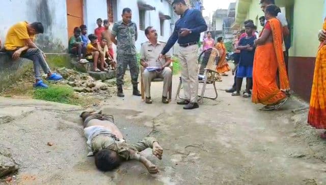 आरआईटी थाना क्षेत्र में सड़क किनारे मिला अज्ञात युवक का शव