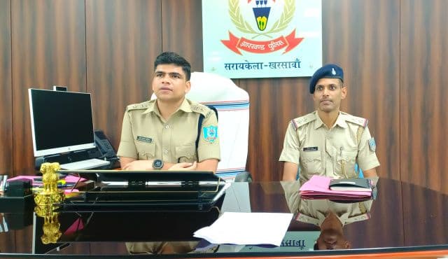 सरायकेला पुलिस की बड़ी कार्रवाई, तमुलिया में अवैध मिनी शराब फैक्ट्री का भंडाफोड़