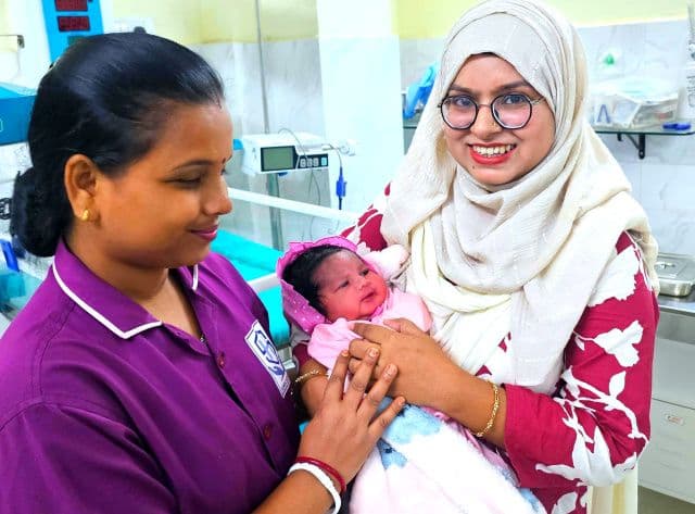चिकित्सा जगत में नई मिसाल डॉ. आरीफा खुर्शीद की मेडिकल सफलता ने सबको चौंकाया, 4.5 किलो वज़न की बच्ची का सफल सामान्य प्रसव