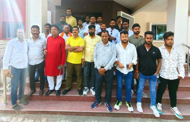 पाटा टोल प्लाज़ा के पास मानवता शर्मसार, चांडिल पुलिस ने संदिग्ध ट्रक में 60 से अधिक गाय-बैल किये बरामद