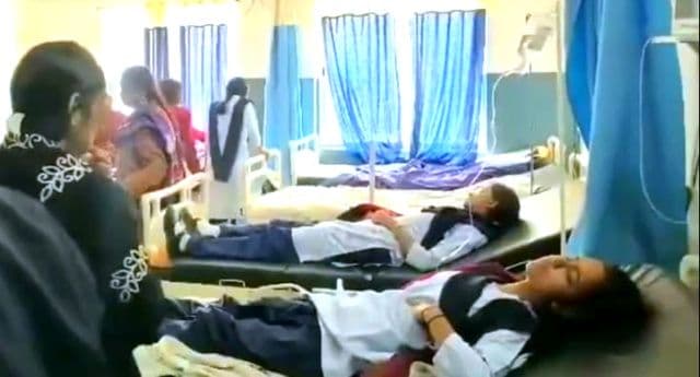 पिकनिक मनाने छात्रों से भड़ी बस राजगीर जाते वक्त पलटी, जिला प्रशासन ने रेस्क्यू कर छात्रों को भिजवाया अस्पताल