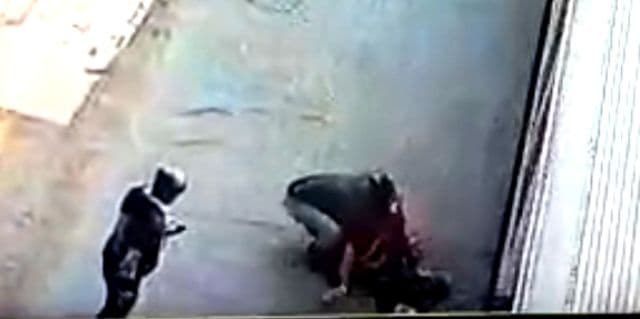 गया जंक्शन पर मानवीय साहस की मिसाल, आरक्षी राजीव पाल की फुर्ती से दो जिंदगियां सुरक्षित : VIDEO