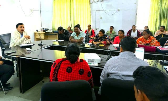 गम्हरिया में SIR प्रशिक्षण, सभी 136 मतदान केंद्रों के बीएलओ को दिया गया डिजिटल मैपिंग का प्रशिक्षण