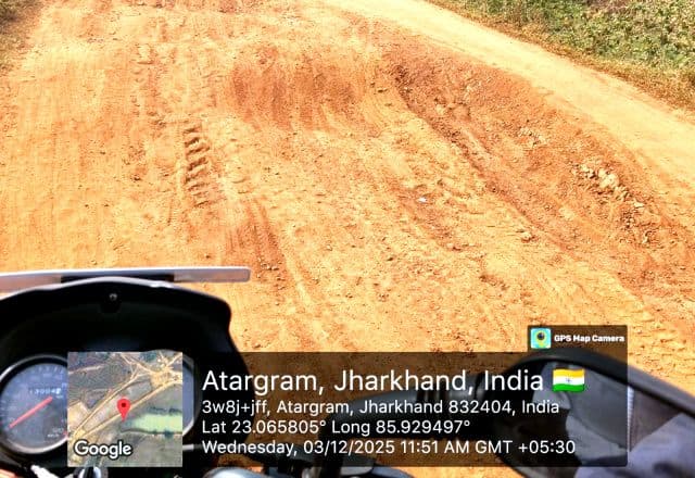 तीन पंचायतों की जीवनरेखा सड़क बदहाल, सरकार और प्रशासन की उदासीनता पर विस्थापित अधिकार मंच का तीखा आक्रोश