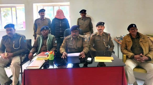 फेसबुक-इंस्टाग्राम पर दोस्ती, शादी का झांसा… फिर ब्लैकमेलिंग! जगन्नाथपुर पुलिस ने बिहार से साइबर अपराधी को दबोचा