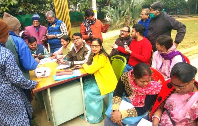 प्रभात पार्क में मतदाता मैपिंग कैंप, पूर्व वार्ड पार्षद नीतू शर्मा की सक्रिय भूमिका