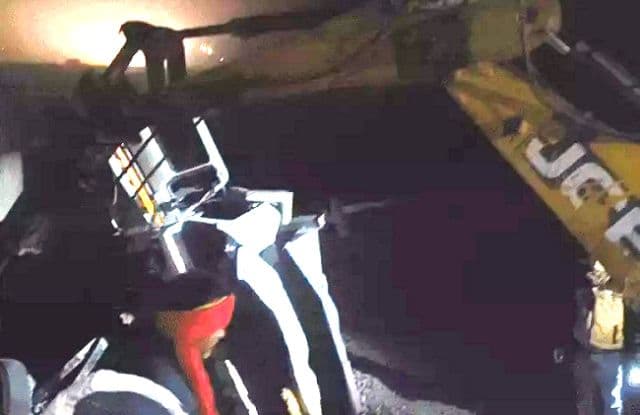 दमोह में दर्दनाक हादसा, स्टेट हाईवे पर पुलिया से नीचे गिरा गिट्टी लदा डंपर, दो की मौत