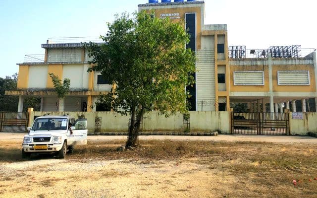 मुख्य निर्वाचन पदाधिकारी के. रवि कुमार ने सरायकेला ईवीएम वेयरहाउस का किया त्रैमासिक निरीक्षण, सुरक्षा व्यवस्था की गहन समीक्षा