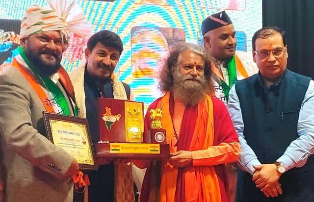 अटल सम्मान समारोह 2025 में शतकवीर ‘रक्त बाबा’ अरुण पाठक हुए सम्मानित, मानवता की सेवा को मिला राष्ट्रीय मंच