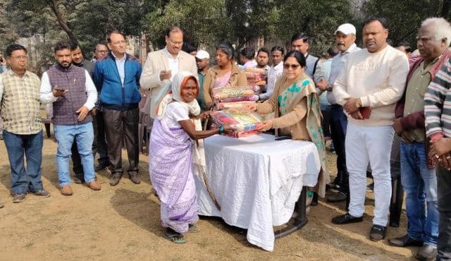 वनराज स्टील प्राइवेट लिमिटेड की सीएसआर पहल, 400 जरूरतमंदों के बीच कंबल वितरण