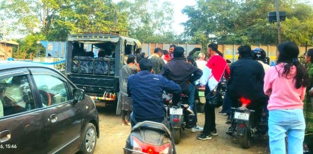 केचकी संगम बना पर्यटकों की पहली पसंद, रेलवे फाटक पर जाम से बढ़ी परेशानी