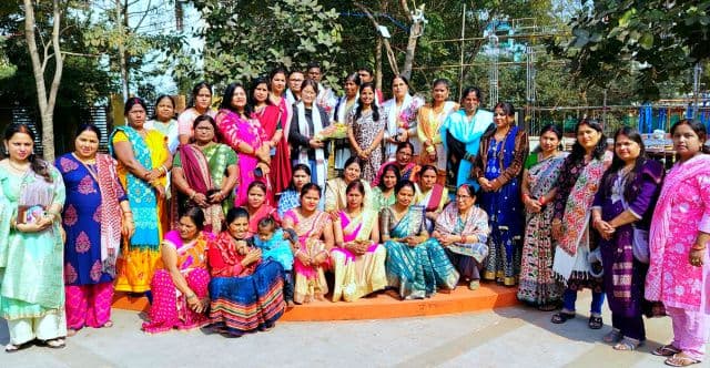 चुनाव चिन्ह मिलते ही नीतू शर्मा के समर्थकों में उत्साह, वार्ड-17 में बढ़ी हलचल