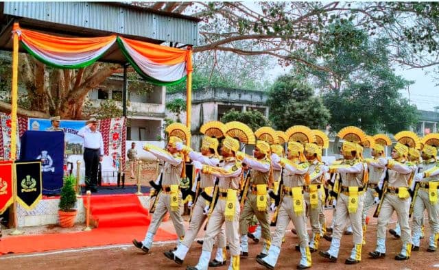 गुवा व मेघाहातुबुरु में धूमधाम से मनाया गया सीआईएसएफ का 57वां स्थापना दिवस