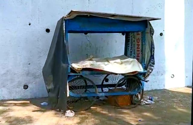 बिष्टुपुर पोस्ट ऑफिस के पास ठेला पर सोए अज्ञात व्यक्ति का शव बरामद