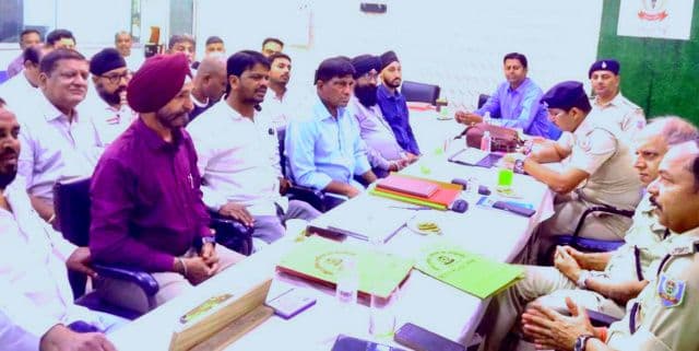 त्योहारों को लेकर साकची थाना में शांति समिति की बैठक, सुरक्षा व्यवस्था पर प्रशासन सख्त