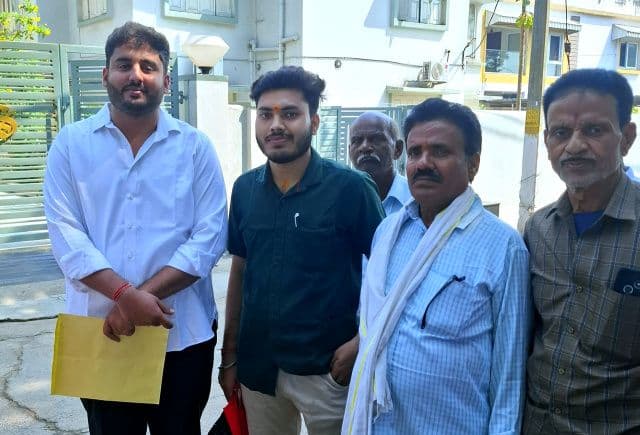 कामगारों ने अरविंद सिंह और अंकुर सिंह को दी बधाई, मजदूर समस्याओं को लेकर उठी आवाज