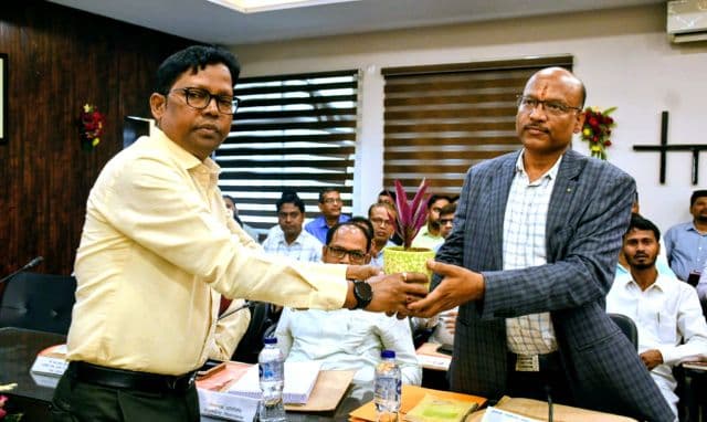 दिशा बैठक में मनोज चौधरी ने उठाए जनहित के बड़े मुद्दे, स्वास्थ्य-शिक्षा सुधार पर दिया जोर