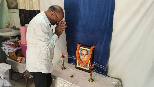 अंबेडकर जयंती पर नगर पंचायत अध्यक्ष ने दी श्रद्धांजलि, समानता के संदेश को अपनाने का आह्वान