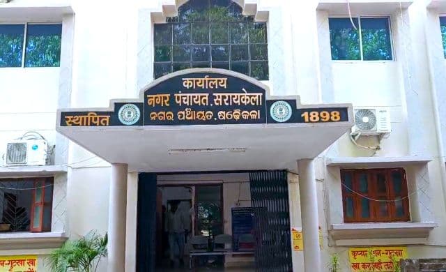 पेयजल संकट पर नगर पंचायत अध्यक्ष सख्त, जलापूर्ति व्यवस्था नगर पंचायत को सौंपने का निर्देश