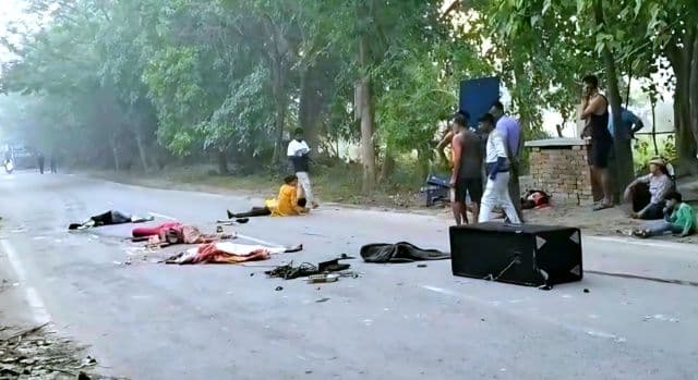 सारण में दर्दनाक सड़क हादसा, पिकअप पलटने के बाद ट्रक ने रौंदा, चार की मौके पर मौत