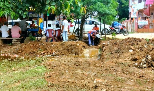 ईच्छापुर ग्वालपाड़ा मैदान से हटने लगा जलजमाव, खबर के बाद हरकत में आया नगर निगम