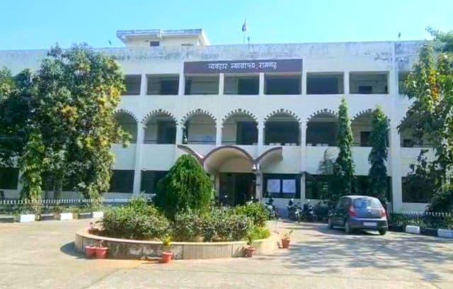 87 लाख मुआवजा भुगतान नहीं करने पर सख्त हुई अदालत, उपायुक्त रामगढ़ की चल संपत्ति कुर्क करने का आदेश
